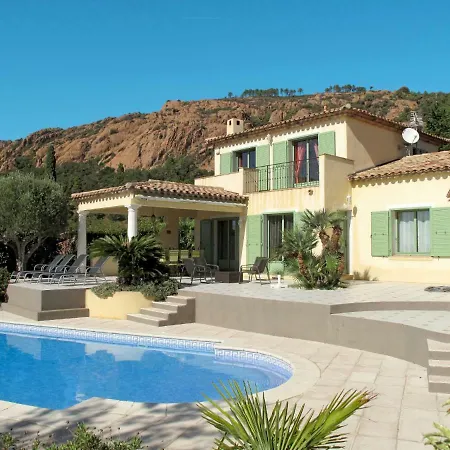 Holiday Ferienhaus Mit Pool Holiday home *
